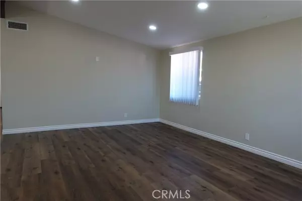 Palmdale, CA 93550,38467 36th