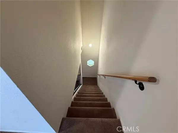 Canoga Park (los Angeles), CA 91303,21930 Valerio Street #15