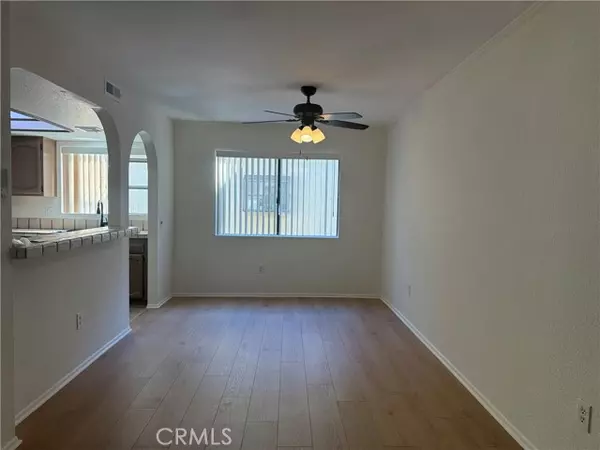 Canoga Park (los Angeles), CA 91303,21930 Valerio Street #15