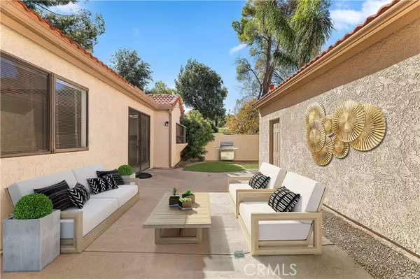 Newhall (santa Clarita), CA 91321,19962 Avenue Of The Oaks