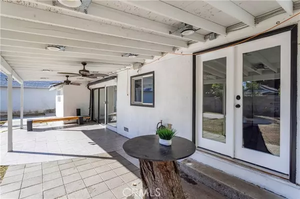 Los Angeles, CA 91406,15756 Hart Street