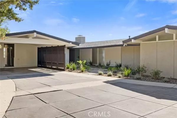 La Canada Flintridge, CA 91011,5260 Gould Avenue