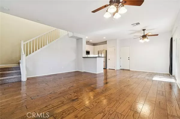 Valencia (santa Clarita), CA 91354,24040 Whitewater