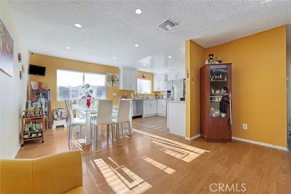 Reseda (los Angeles), CA 91335,19545 Sherman Way #97