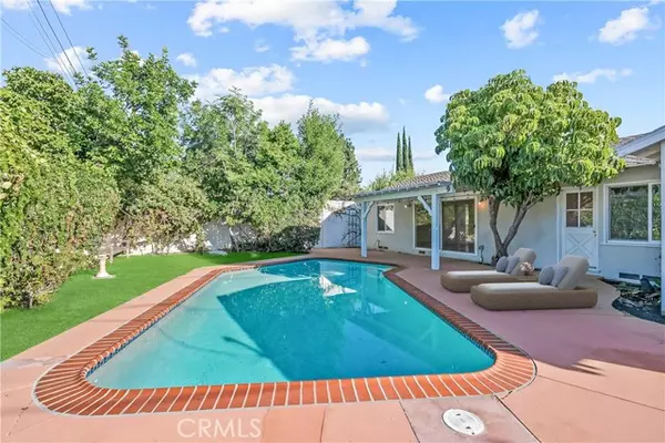 16951 Knapp Street, Northridge (los Angeles), CA 91343