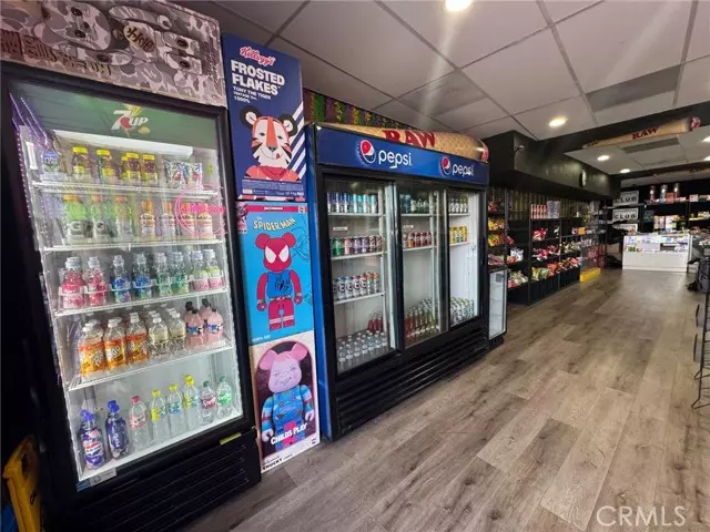 Canoga Park (los Angeles), CA 91303,21044 Sherman Way