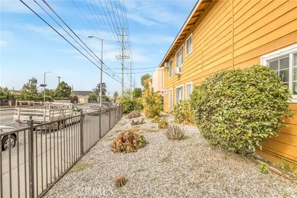 North Hollywood (los Angeles), CA 91605,13015 Vanowen Street