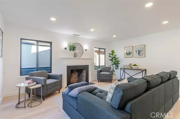 Burbank, CA 91505,1736 N Niagara Street