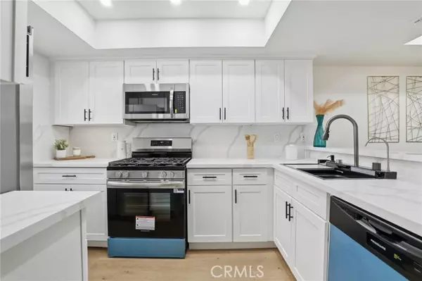 North Hollywood (los Angeles), CA 91602,11119 Camarillo #104