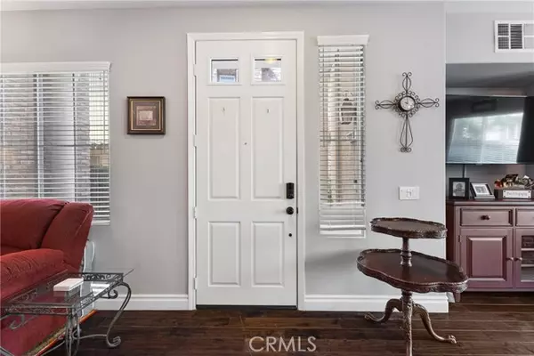 Valencia (santa Clarita), CA 91354,23919 Brescia Drive