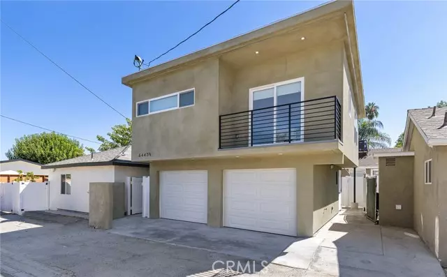 West Hills (los Angeles), CA 91307,6443 Woodlake #1/2