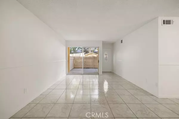 Reseda (los Angeles), CA 91335,8051 Canby Avenue #3