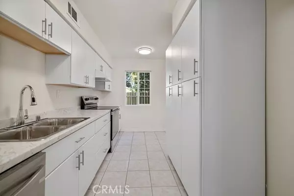 Reseda (los Angeles), CA 91335,8051 Canby Avenue #3