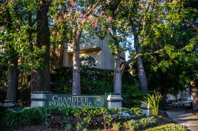 Sherman Oaks, CA 91401,5420 Sylmar Avenue #105