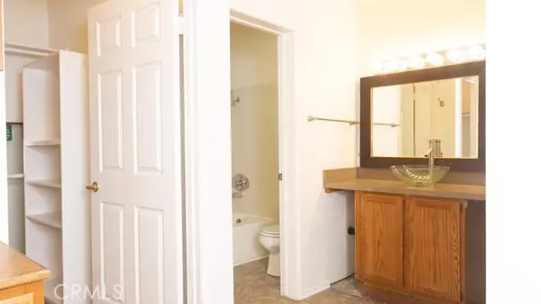 Sherman Oaks, CA 91401,5420 Sylmar Avenue #105