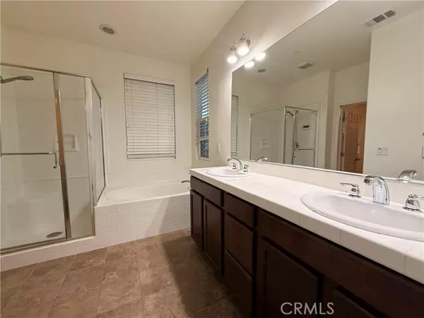 Valencia (santa Clarita), CA 91354,28301 Esplanada