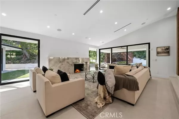 Encino (los Angeles), CA 91436,16105 Clear Oak Drive