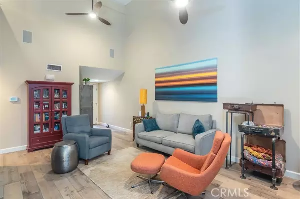 Newhall (santa Clarita), CA 91321,24831 Apple Street #B