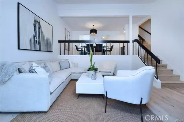 Woodland Hills (los Angeles), CA 91367,22255 Erwin