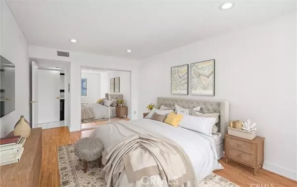 Tarzana (los Angeles), CA 91356,18530 Hatteras Street #333