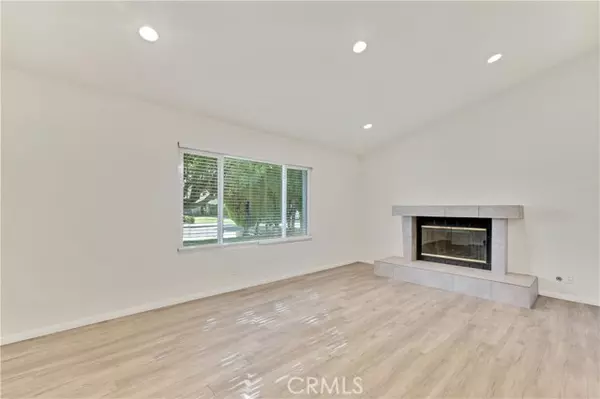 Chatsworth (los Angeles), CA 91311,22055 Ballinger Street