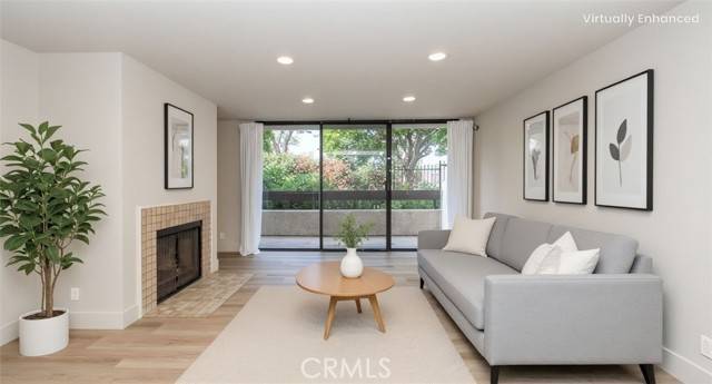 1900 Vine #214, Hollywood (los Angeles), CA 90068