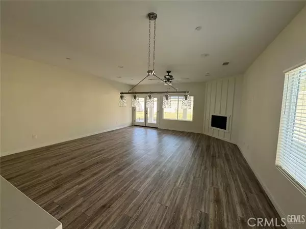 Bakersfield, CA 93305,308 Acacia