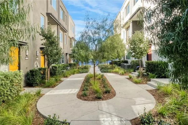 Northridge (los Angeles), CA 91325,18447 W Mural