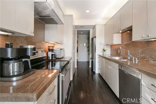 Encino (los Angeles), CA 91316,4949 Genesta Avenue #308