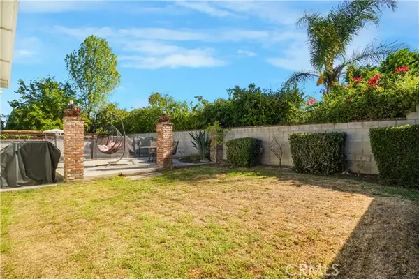 West Hills (los Angeles), CA 91307,24206 Saint Edens Circle