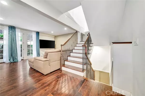 Woodland Hills (los Angeles), CA 91367,24420 Victory #5