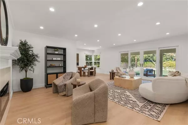 Los Angeles, CA 91406,7018 Aldea Avenue