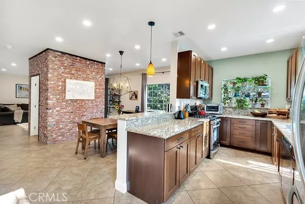 Toluca Lake (los Angeles), CA 91602,4444 Moorpark Way #201