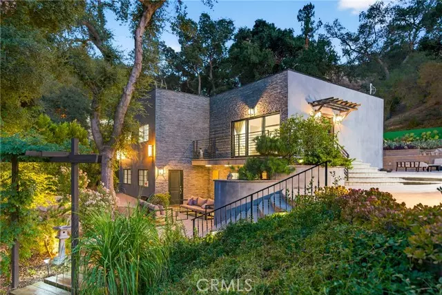 Los Angeles, CA 91042,7572 McGroarty Terrace