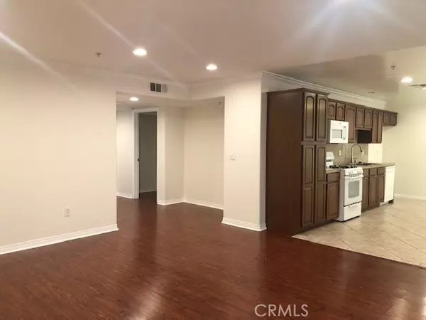 Van Nuys (los Angeles), CA 91405,13525 Vanowen Street #102