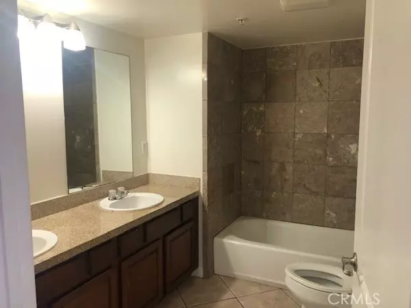 Van Nuys (los Angeles), CA 91405,13525 Vanowen Street #102