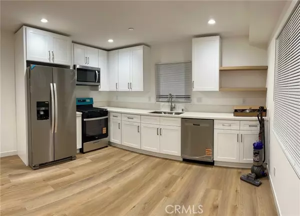 Reseda (los Angeles), CA 91335,18654 Runnymede St.