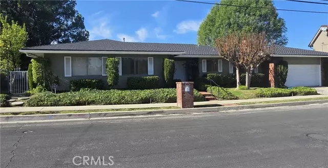 Encino (los Angeles), CA 91316,17100 Oak View Drive