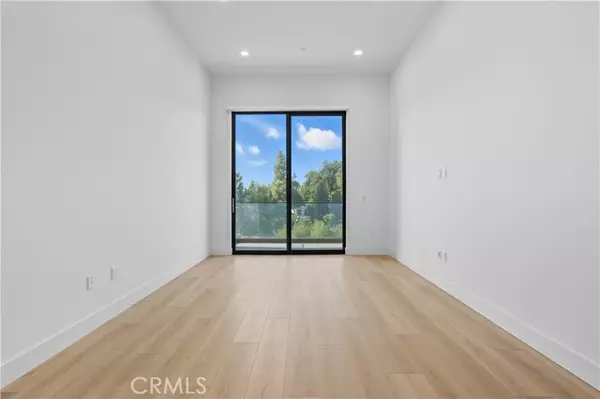 Studio City (los Angeles), CA 91604,12078 Guerin Street #404