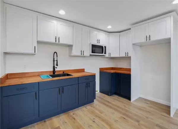 La Puente, CA 91746,320 S 5th