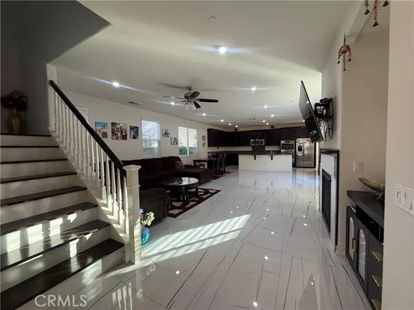 Valencia (santa Clarita), CA 91354,28635 PARKSIDE DR