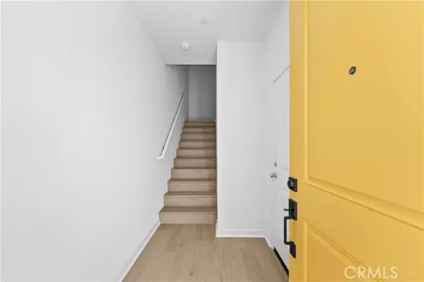 North Hills (los Angeles), CA 91343,9423 N Sepulveda Blvd. #3