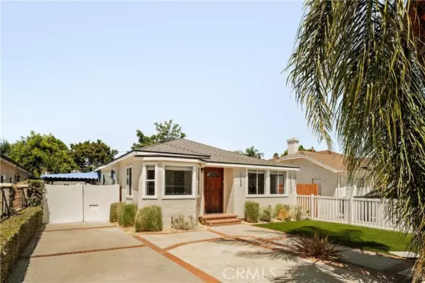 15231 Camarillo Street, Sherman Oaks, CA 91403