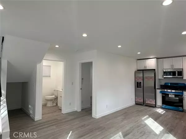 Reseda (los Angeles), CA 91335,7012 Bertrand Avenue