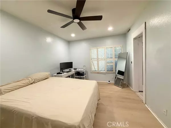 Canoga Park (los Angeles), CA 91303,6815 Remmet Avenue #122