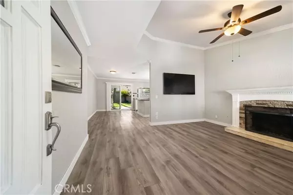Saugus (santa Clarita), CA 91350,21560 Quinn