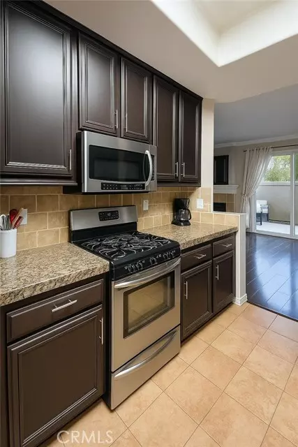 Van Nuys (los Angeles), CA 91406,16706 Tim