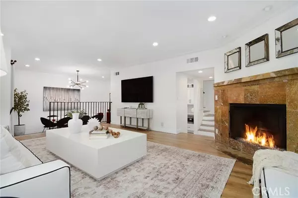 West Hollywood, CA 90069,959 N Doheny #205