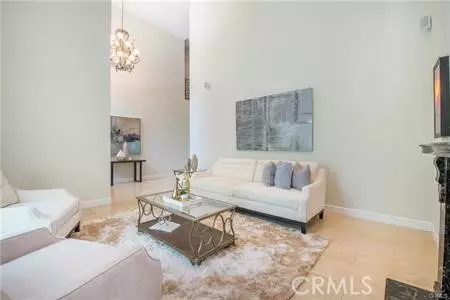 Studio City (los Angeles), CA 91604,13045 Greenleaf Street