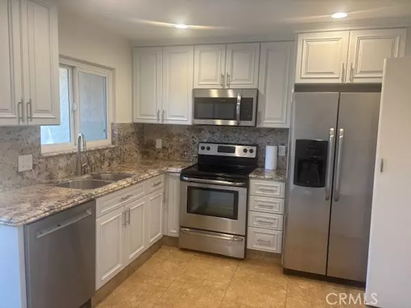 Agoura Hills, CA 91301,30553 Canwood